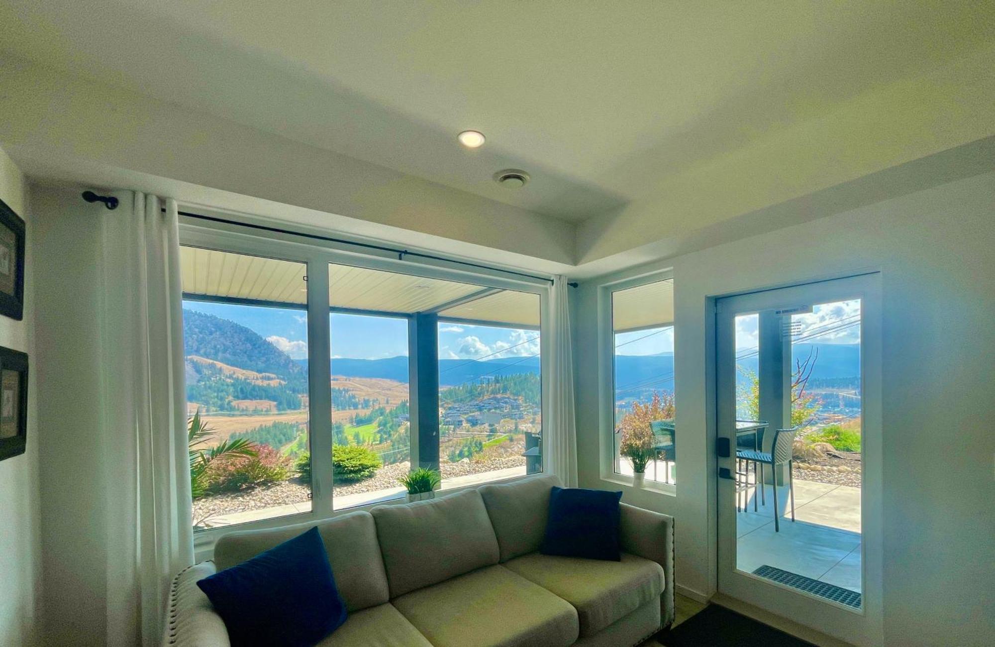 Beautiful Suite On Golf Course Kelowna Extérieur photo