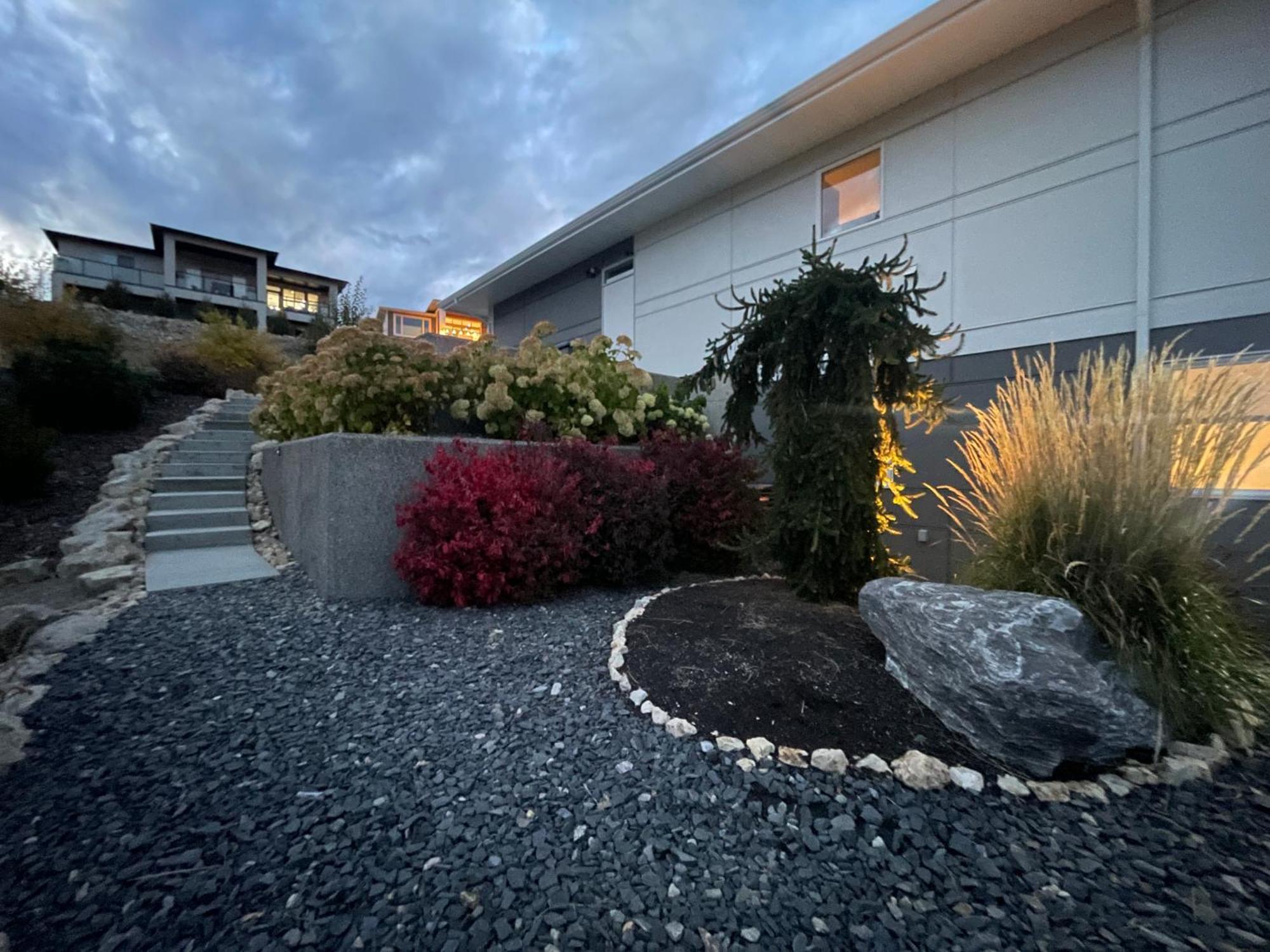 Beautiful Suite On Golf Course Kelowna Extérieur photo